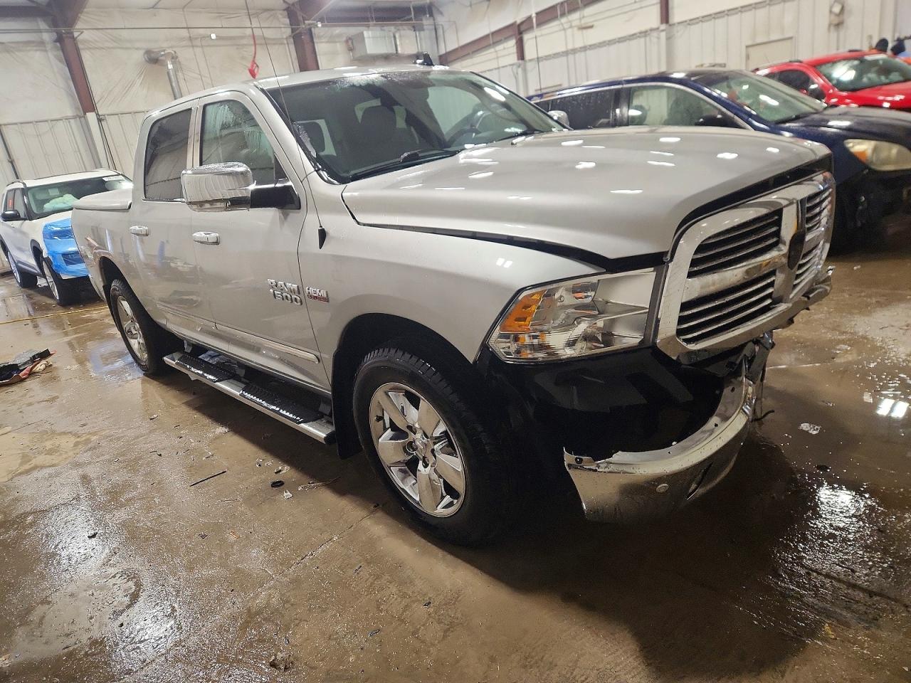 2016 RAM 1500 SLT photo 7