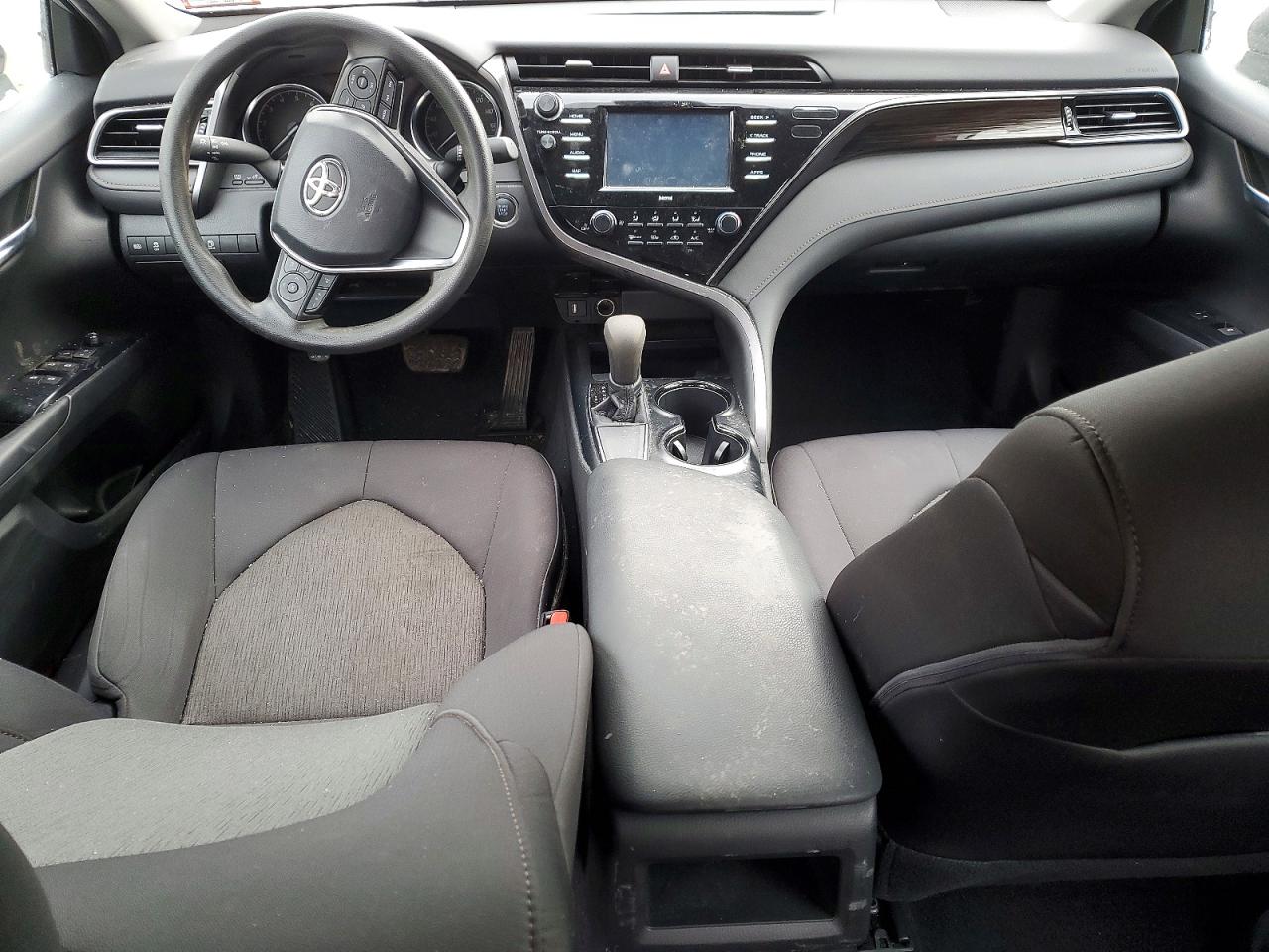 2020 TOYOTA CAMRY LE photo 8