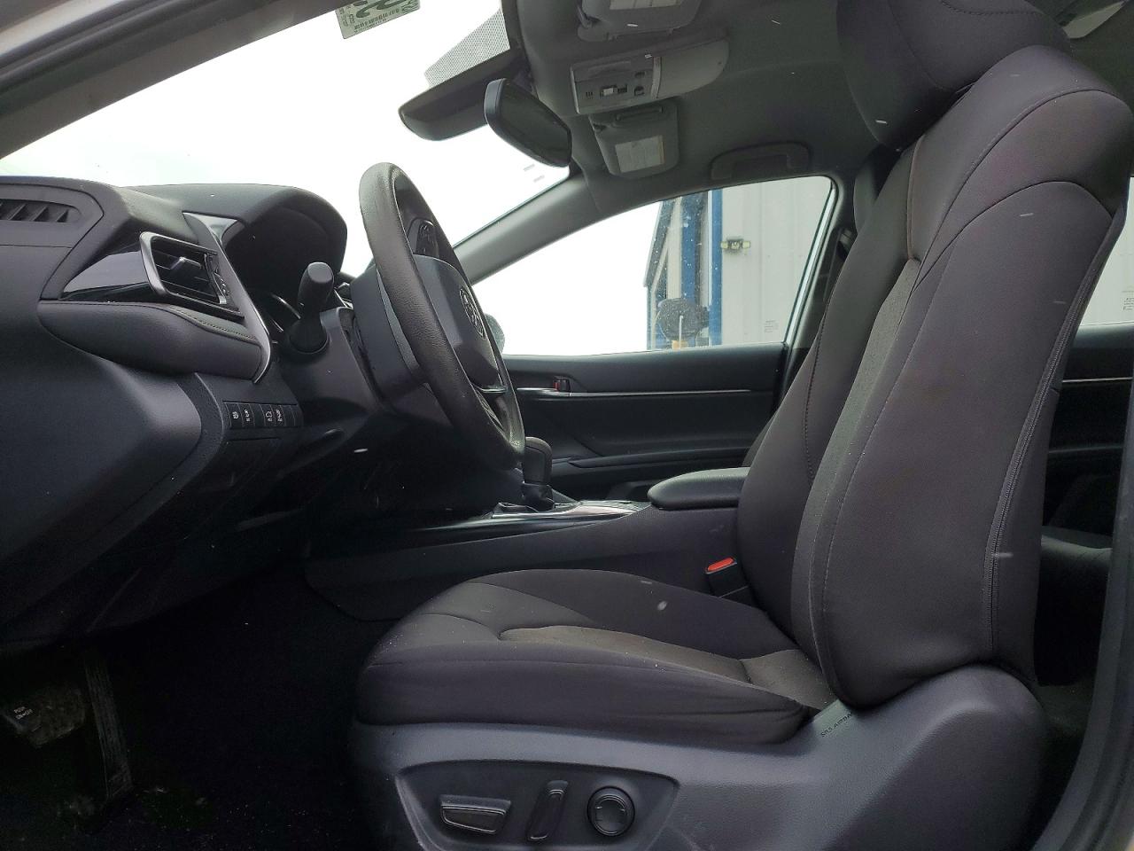 2020 TOYOTA CAMRY LE photo 7