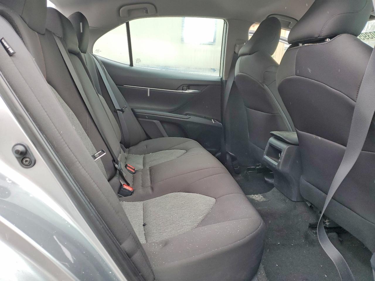 2020 TOYOTA CAMRY LE photo 10