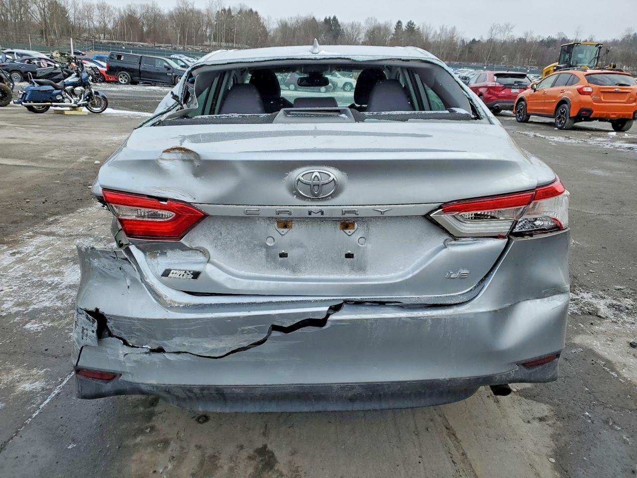 2020 TOYOTA CAMRY LE photo 6