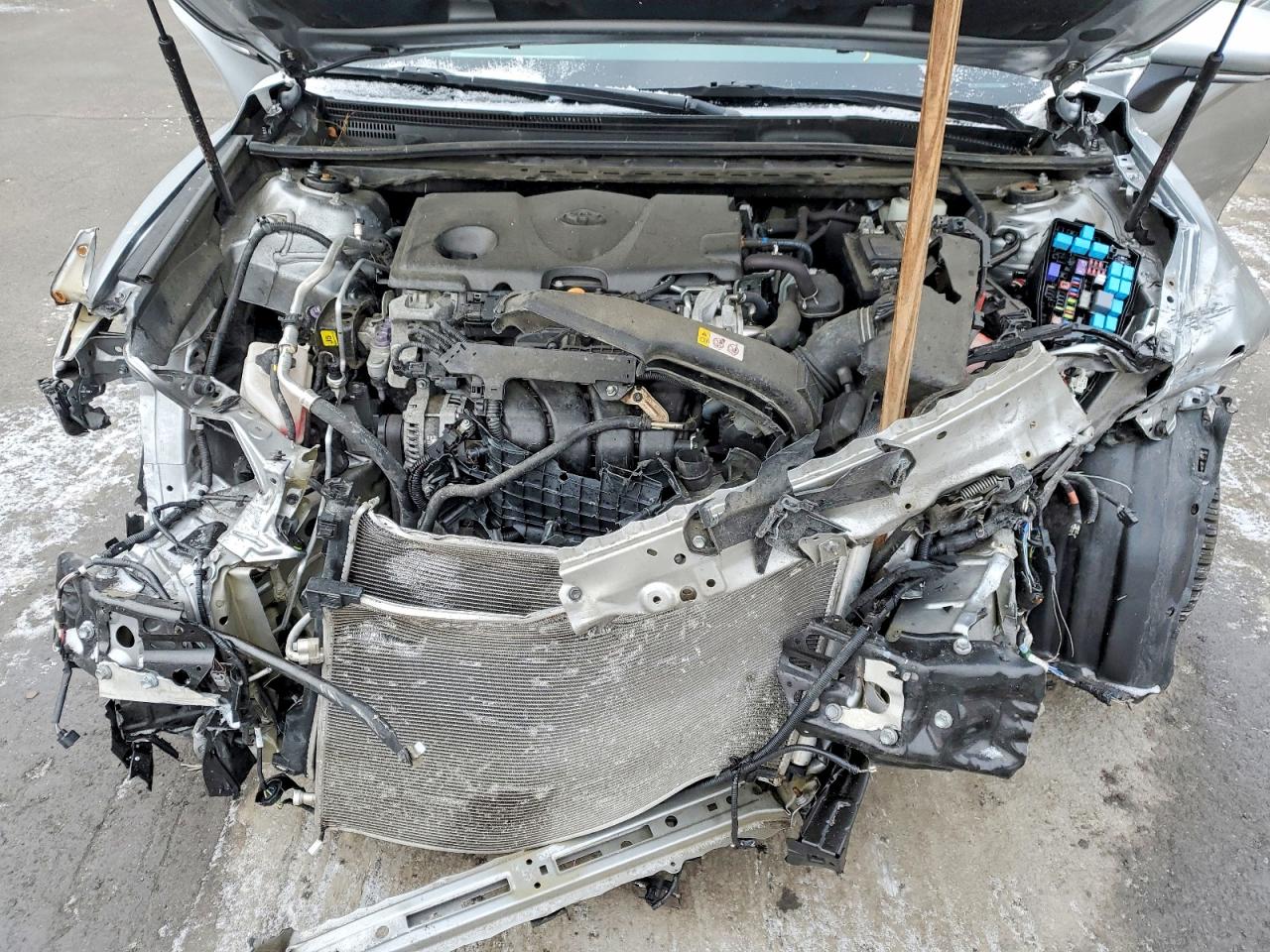 2020 TOYOTA CAMRY LE photo 11