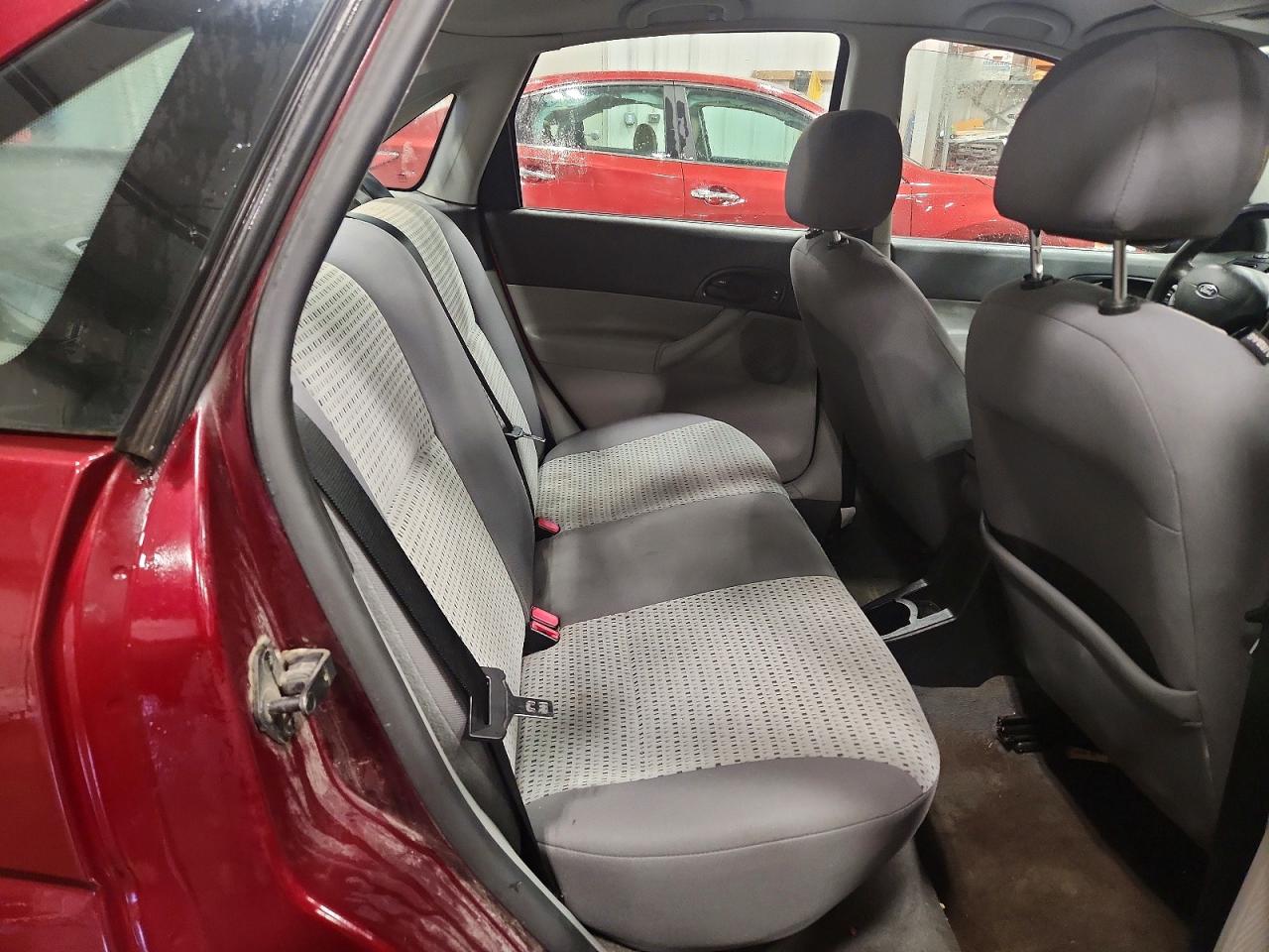 2007 FORD FOCUS ZX4 photo 10