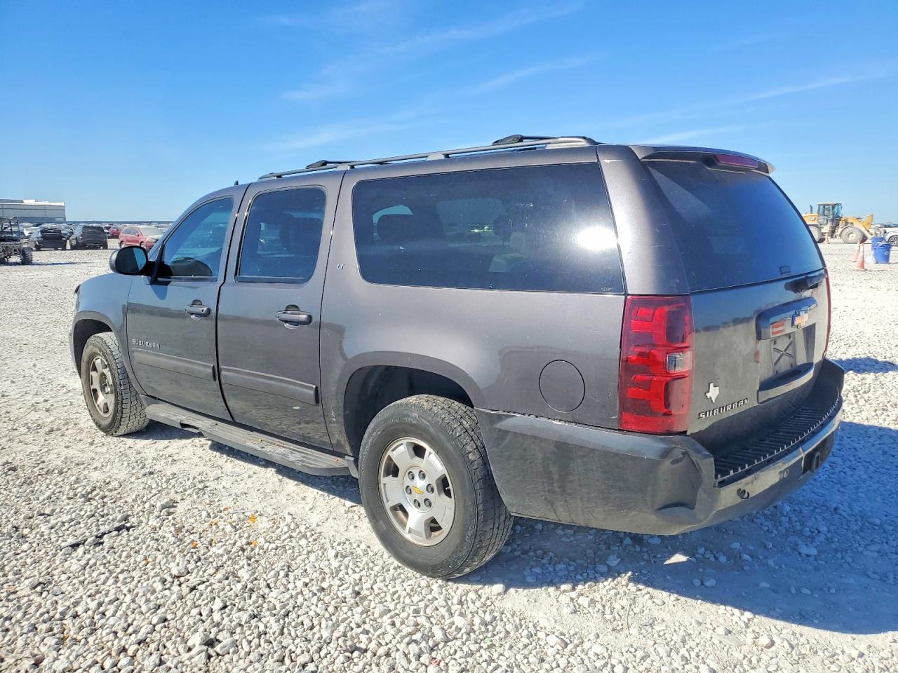 2010 CHEVROLET SUBURBAN C1500 LT photo 2
