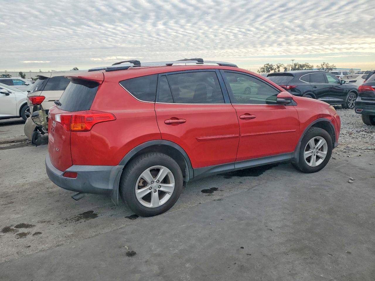 2013 TOYOTA RAV4 XLE photo 3