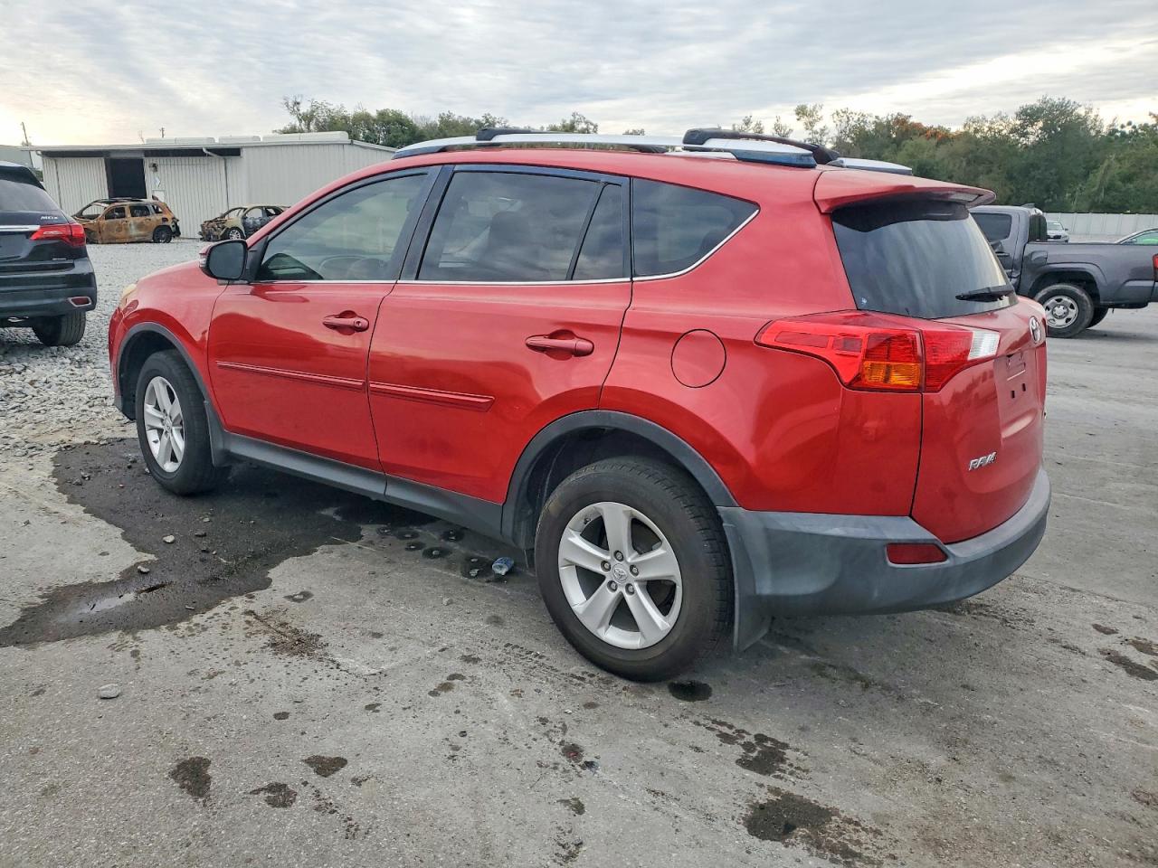 2013 TOYOTA RAV4 XLE photo 2