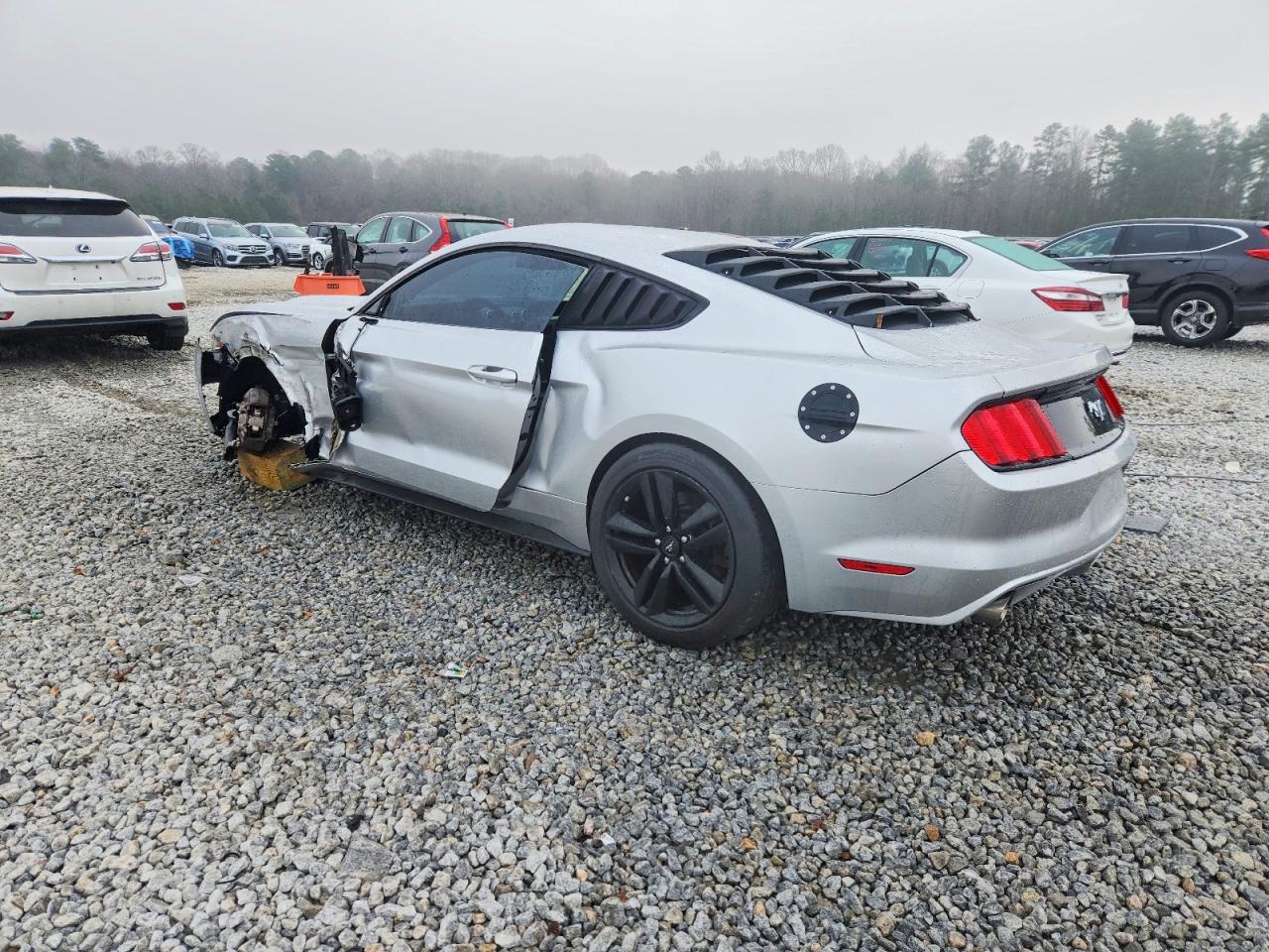 2015 FORD MUSTANG photo 2