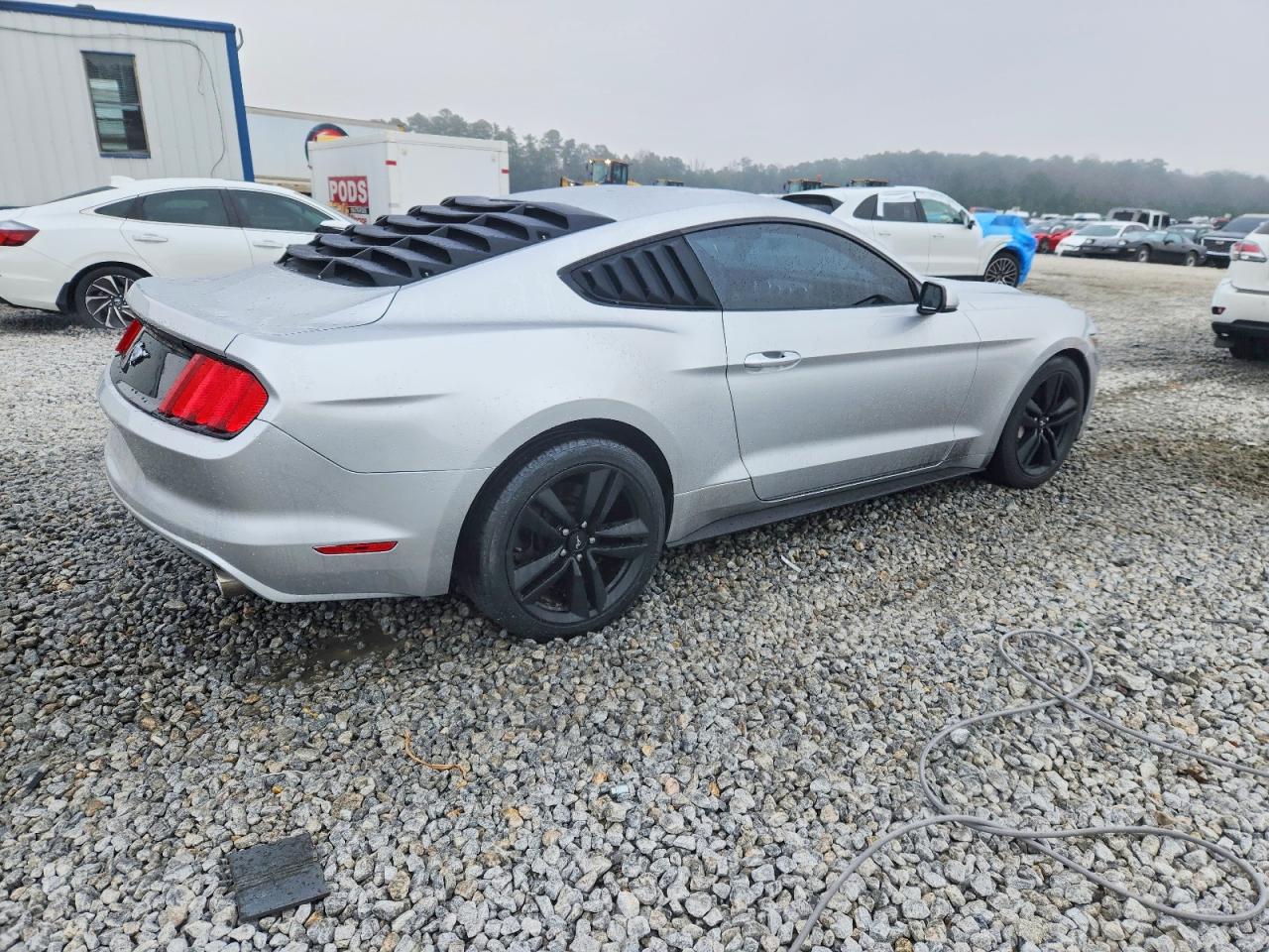 2015 FORD MUSTANG photo 3
