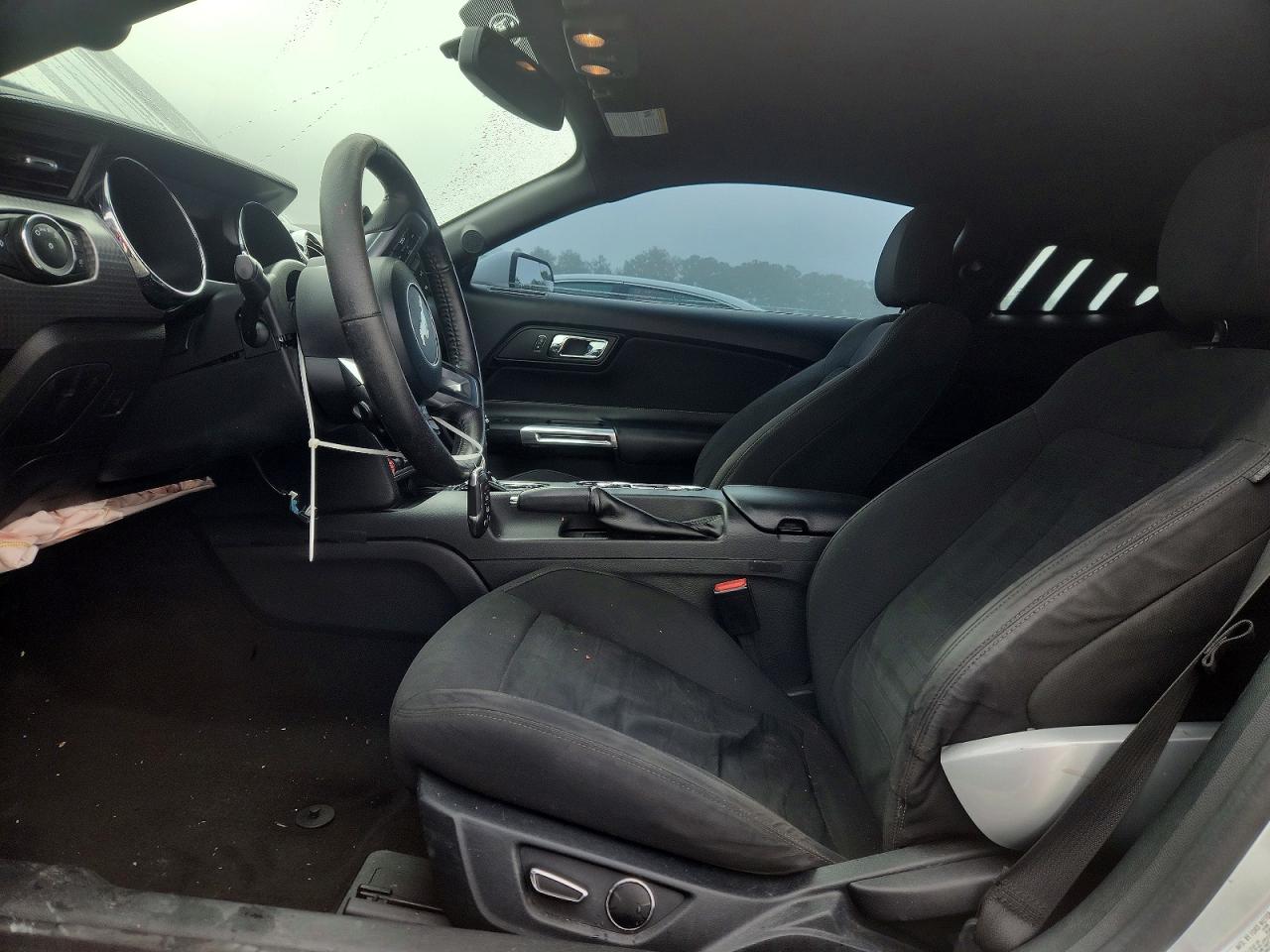 2015 FORD MUSTANG photo 7