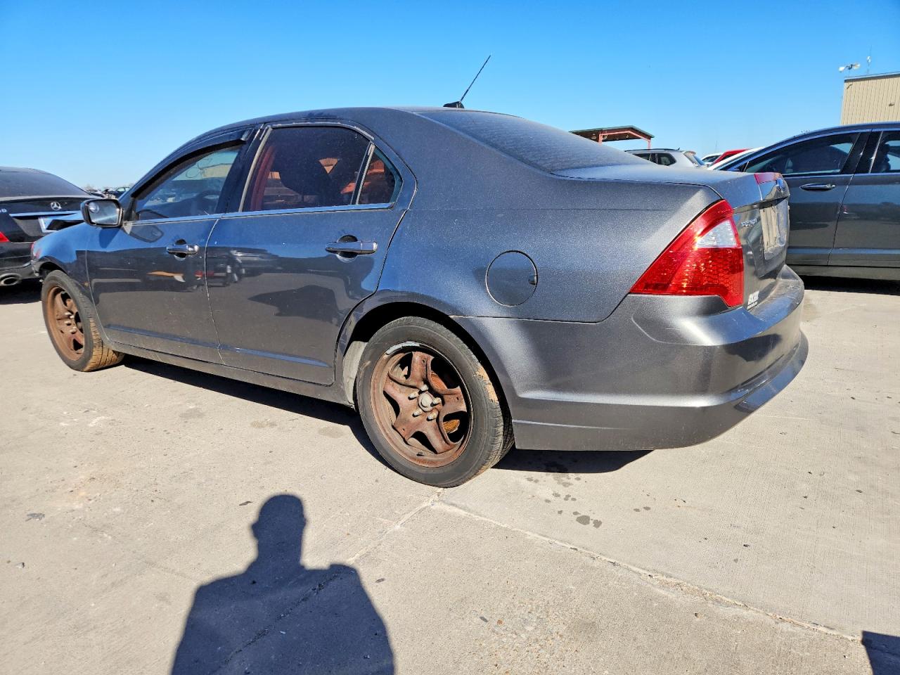 2010 FORD FUSION SE photo 2