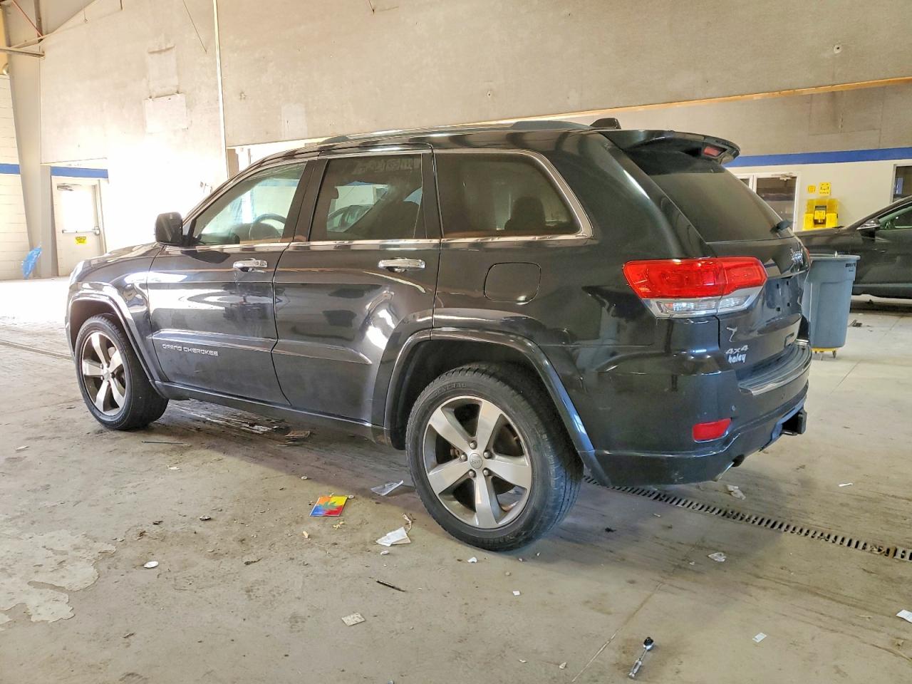 2014 JEEP GRAND CHEROKEE OVERLAND photo 2