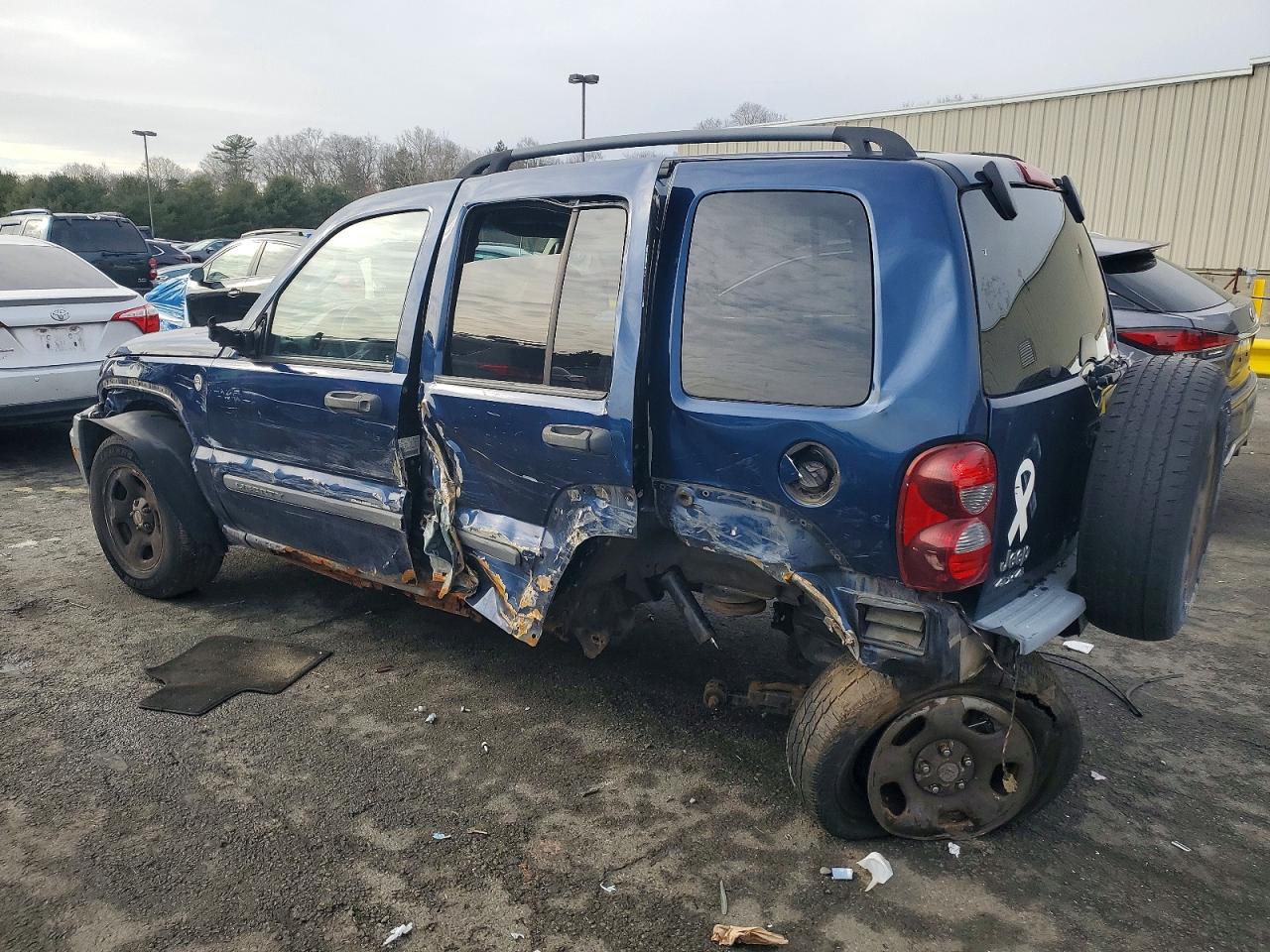 2005 JEEP LIBERTY SPORT photo 2