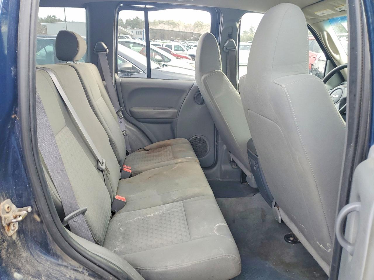 2005 JEEP LIBERTY SPORT photo 11