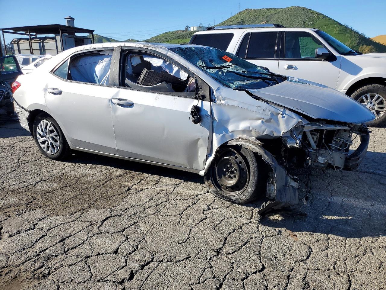 2018 TOYOTA COROLLA L photo 4