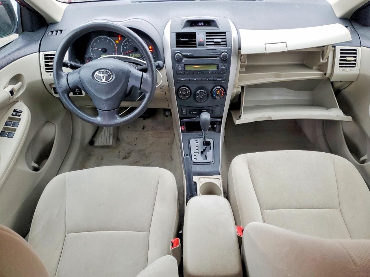 2013 TOYOTA COROLLA BASE photo 8