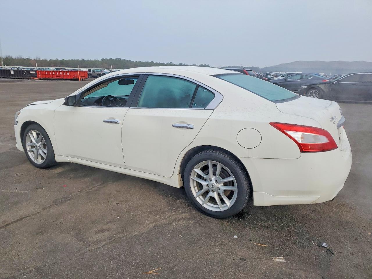 2010 NISSAN MAXIMA S photo 3