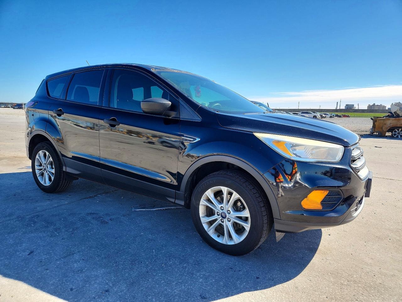2017 FORD ESCAPE S photo 4