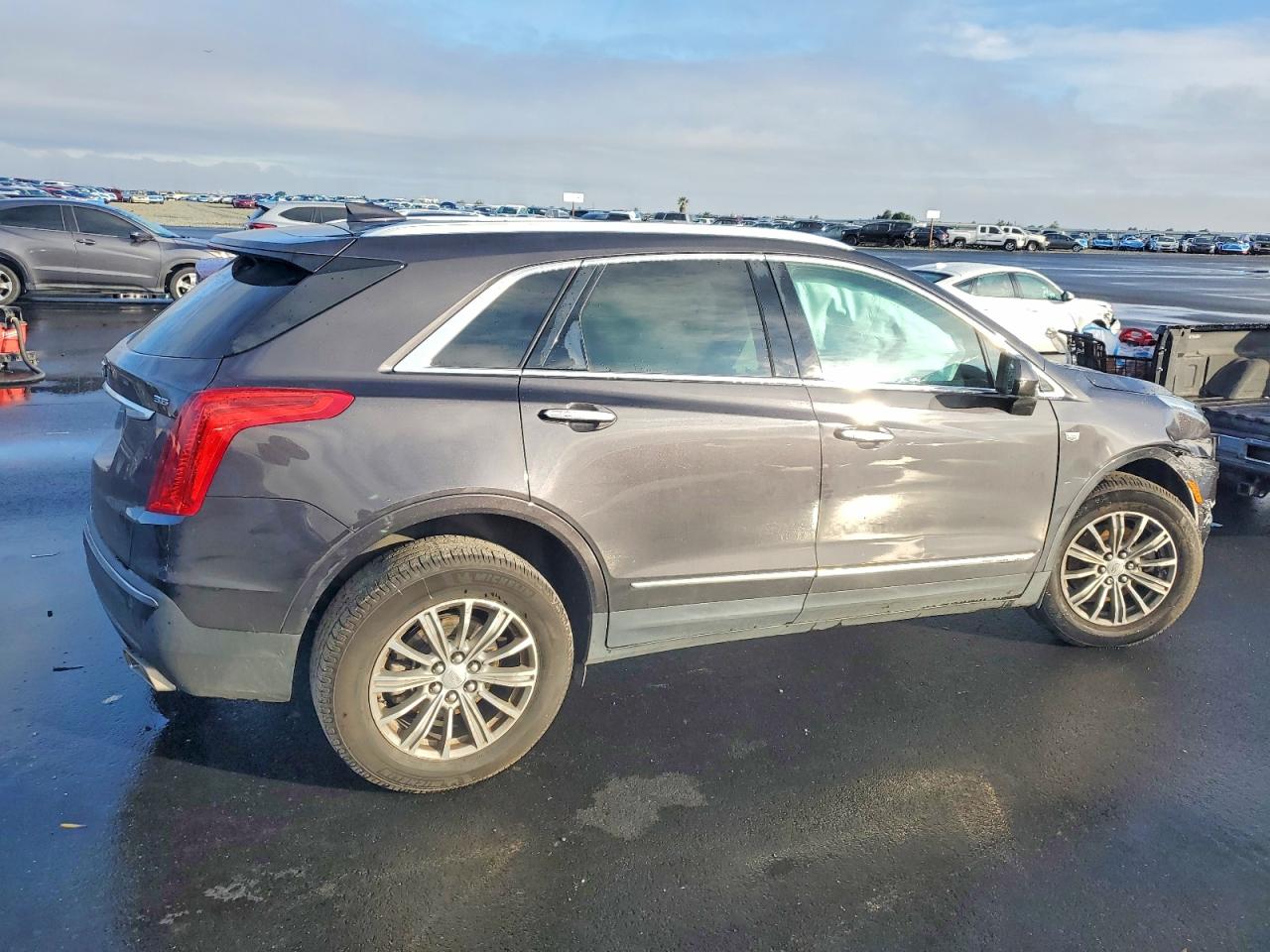 2017 CADILLAC XT5 LUXURY photo 3