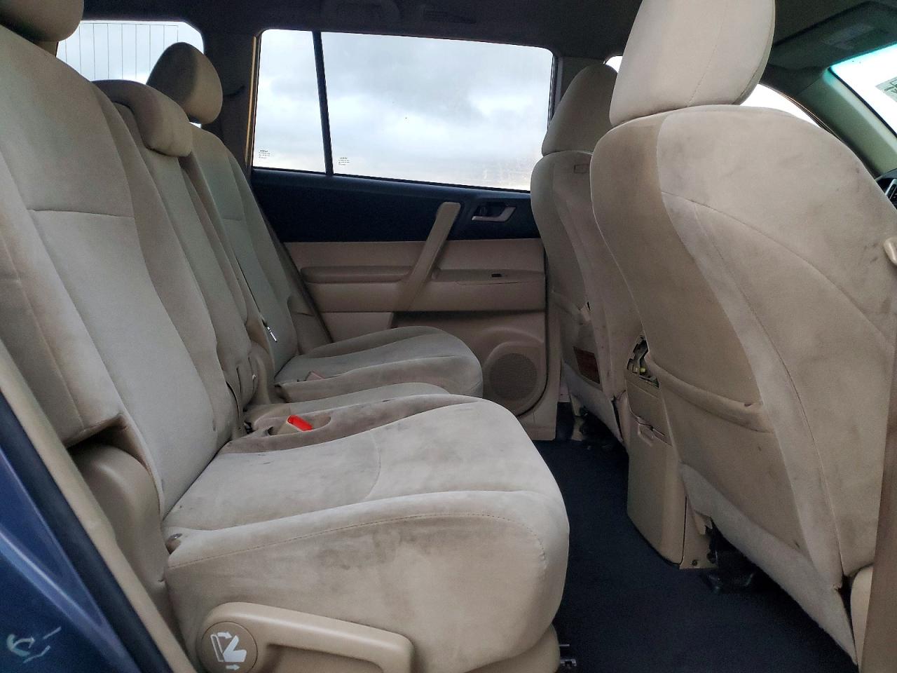 2011 TOYOTA HIGHLANDER BASE photo 21