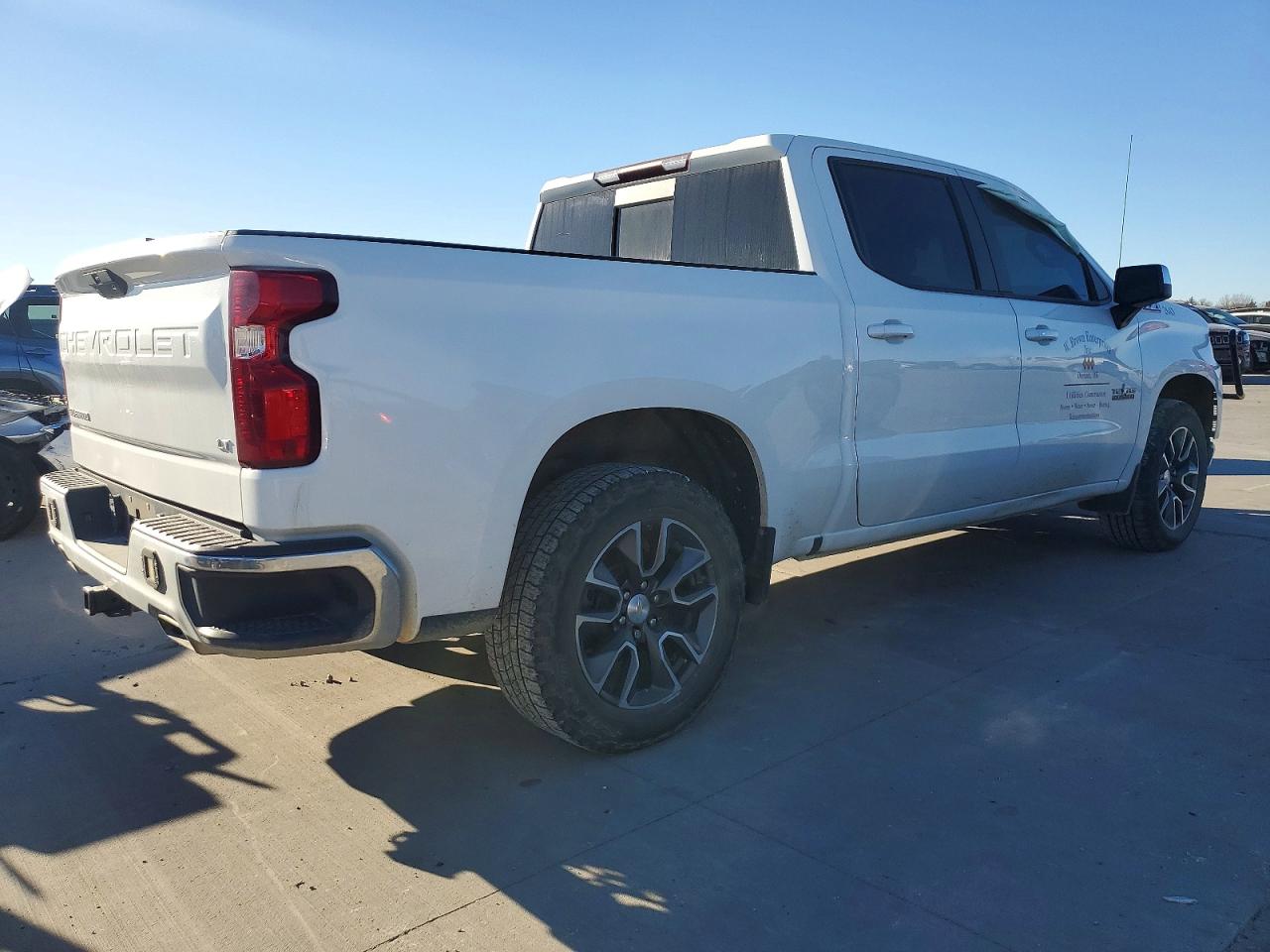 2021 CHEVROLET SILVERADO K1500 LT photo 3