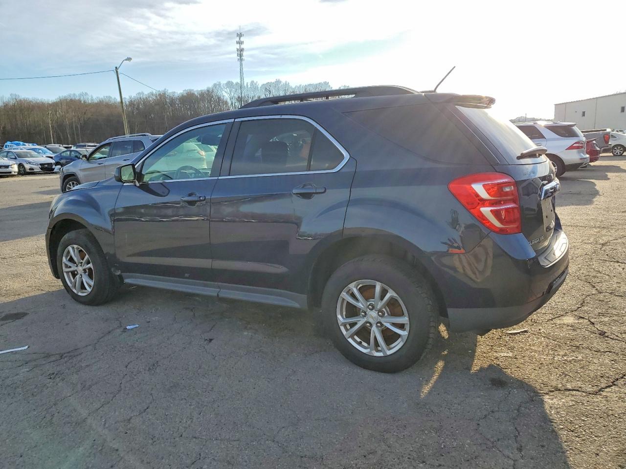 2017 CHEVROLET EQUINOX LT photo 2