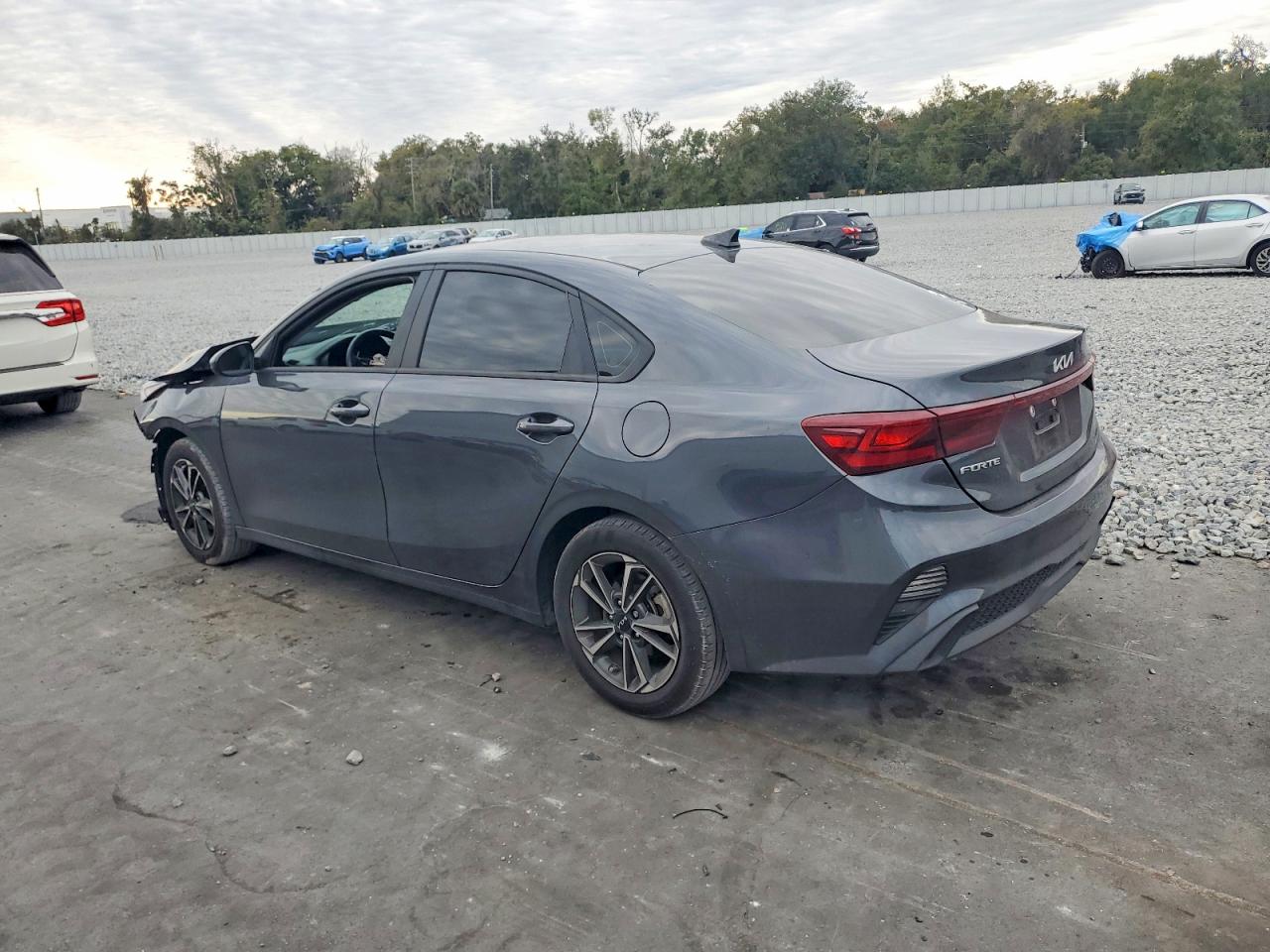 2023 KIA FORTE LXS photo 2