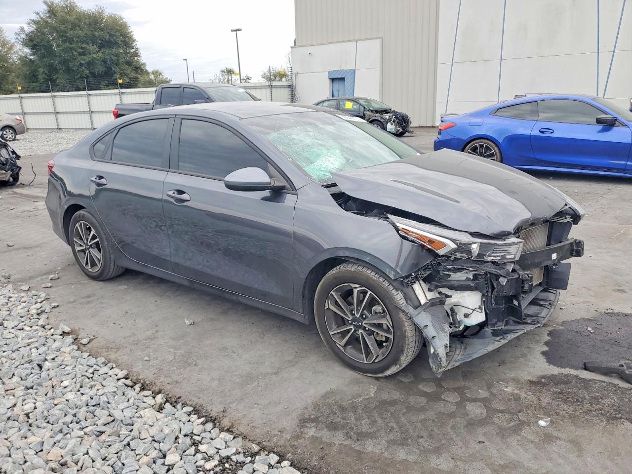 2023 KIA FORTE LXS photo 4