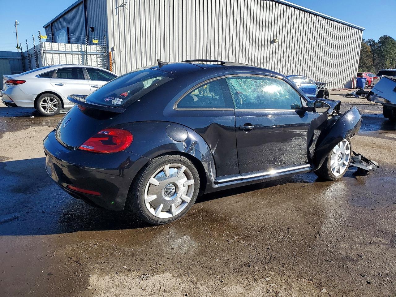 2013 VOLKSWAGEN BEETLE TURBO photo 3