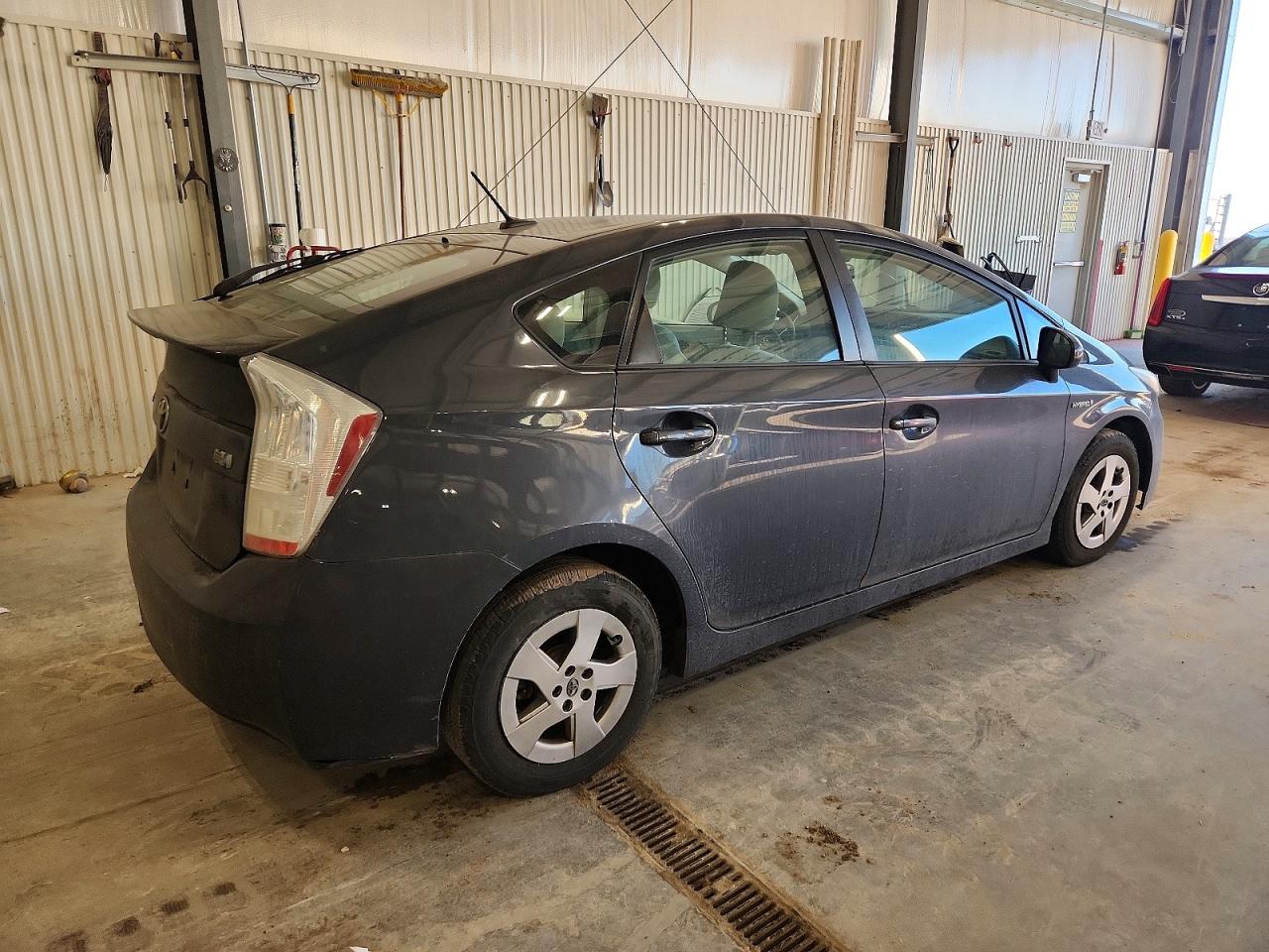 2010 TOYOTA PRIUS photo 3