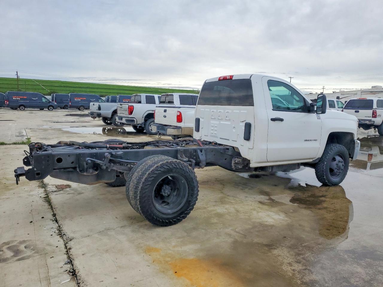 2015 CHEVROLET SILVERADO TRUCK CAB AND CHASSIS photo 3