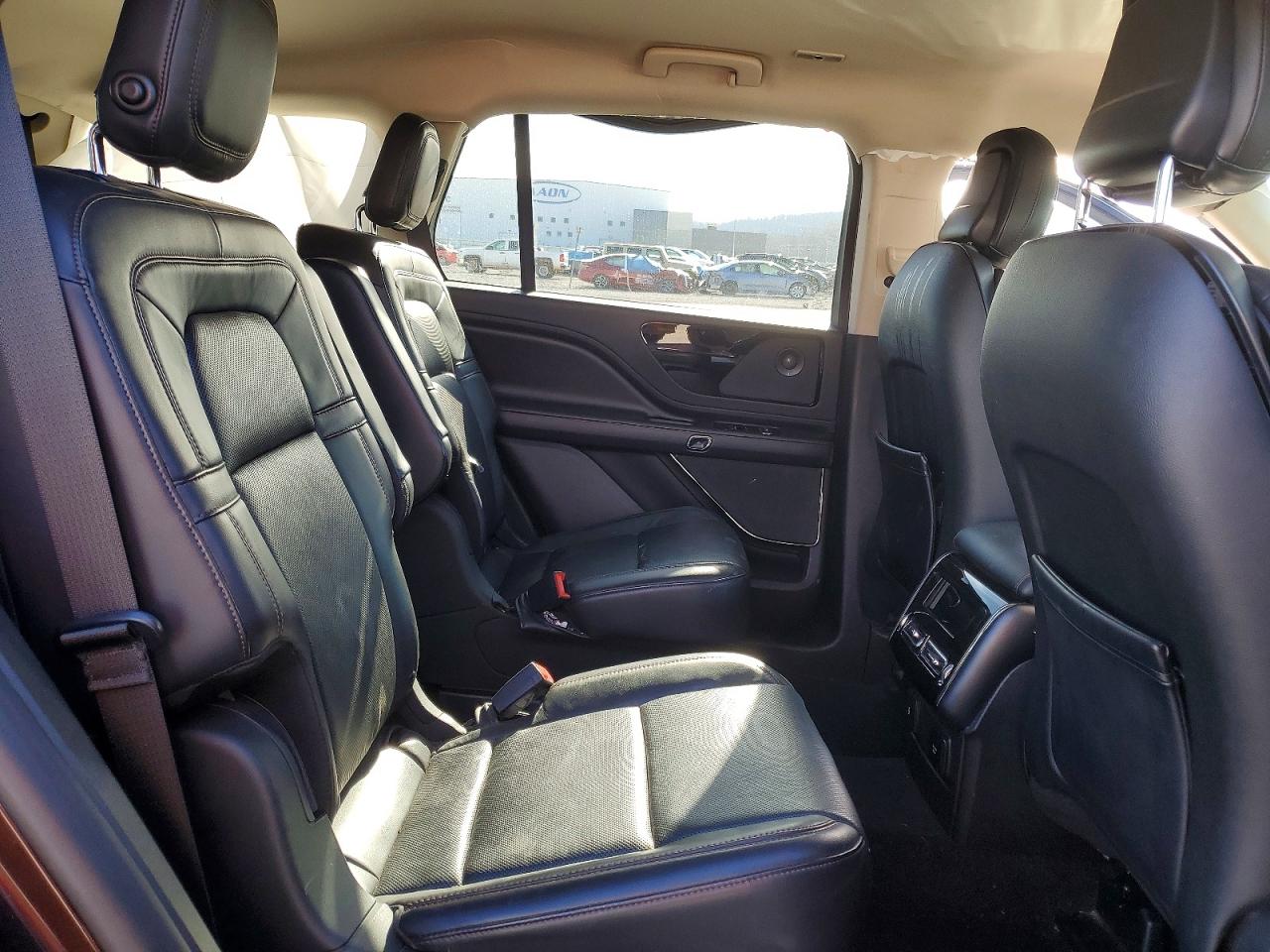 2020 LINCOLN AVIATOR RESERVE photo 11