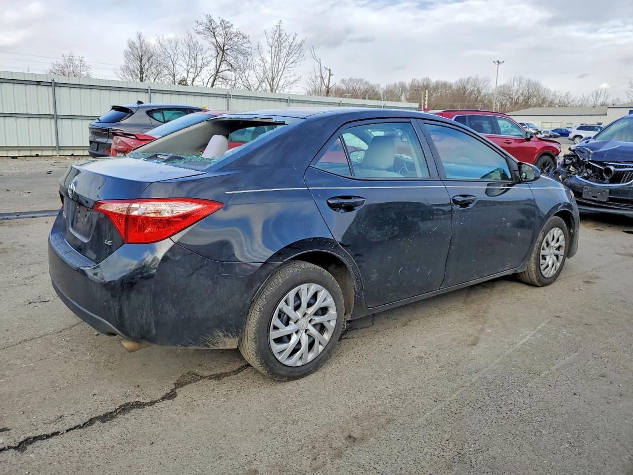 2018 TOYOTA COROLLA L photo 5