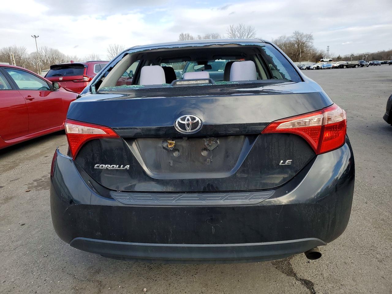 2018 TOYOTA COROLLA L photo 11