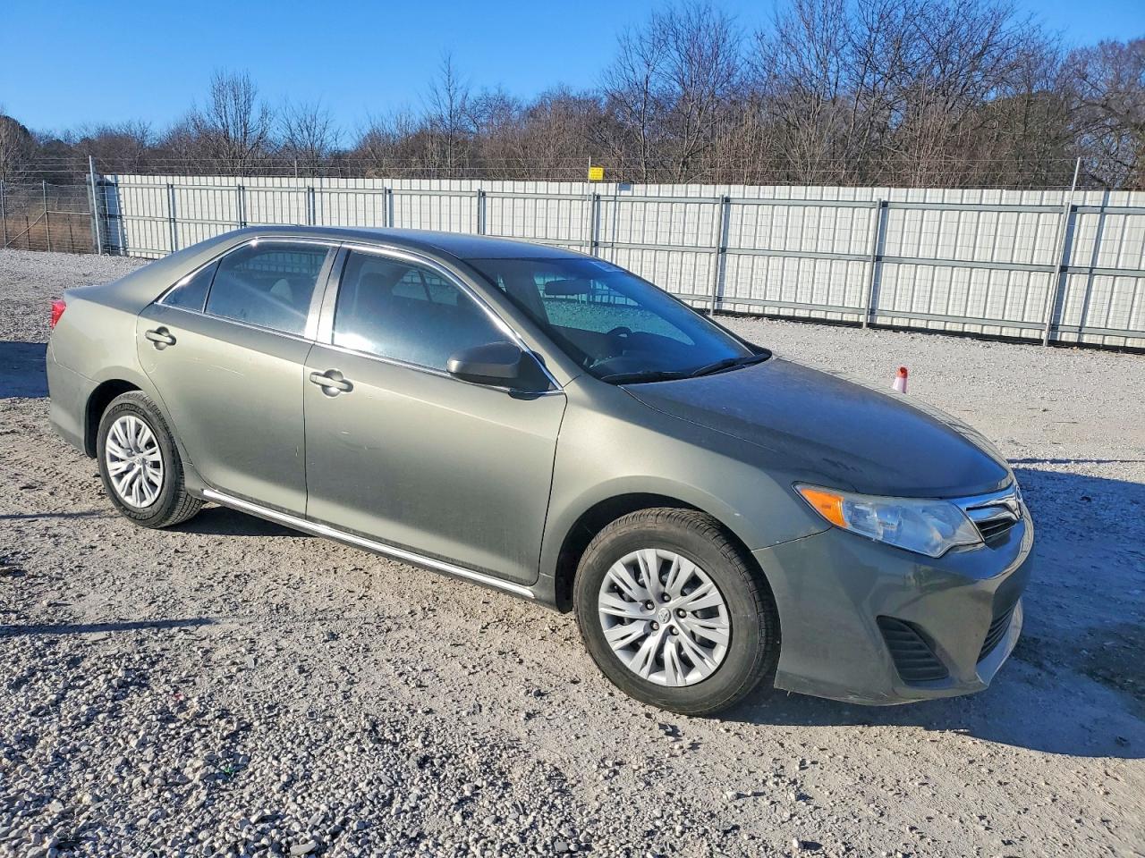 2014 TOYOTA CAMRY L photo 4