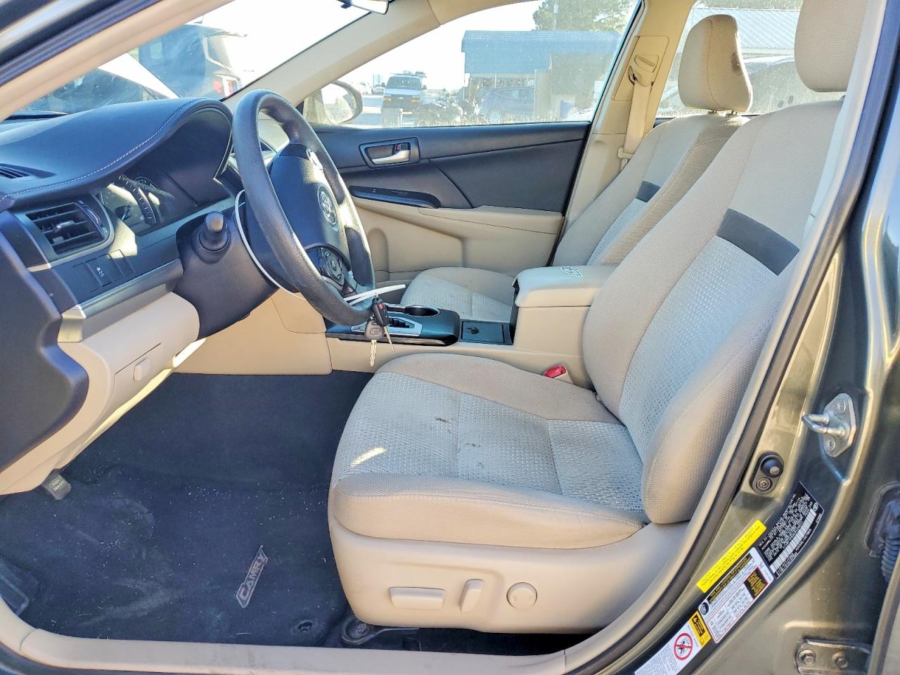 2014 TOYOTA CAMRY L photo 7