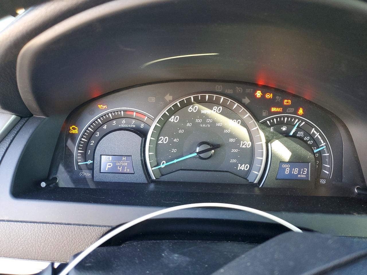 2014 TOYOTA CAMRY L photo 9
