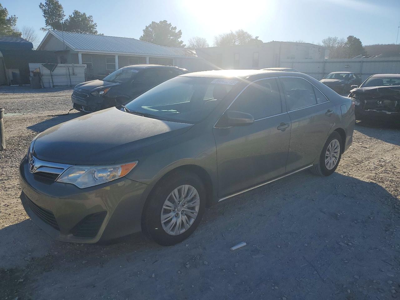 2014 TOYOTA CAMRY