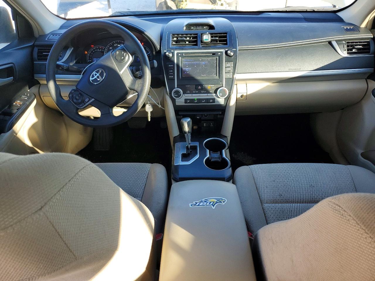 2014 TOYOTA CAMRY L photo 8
