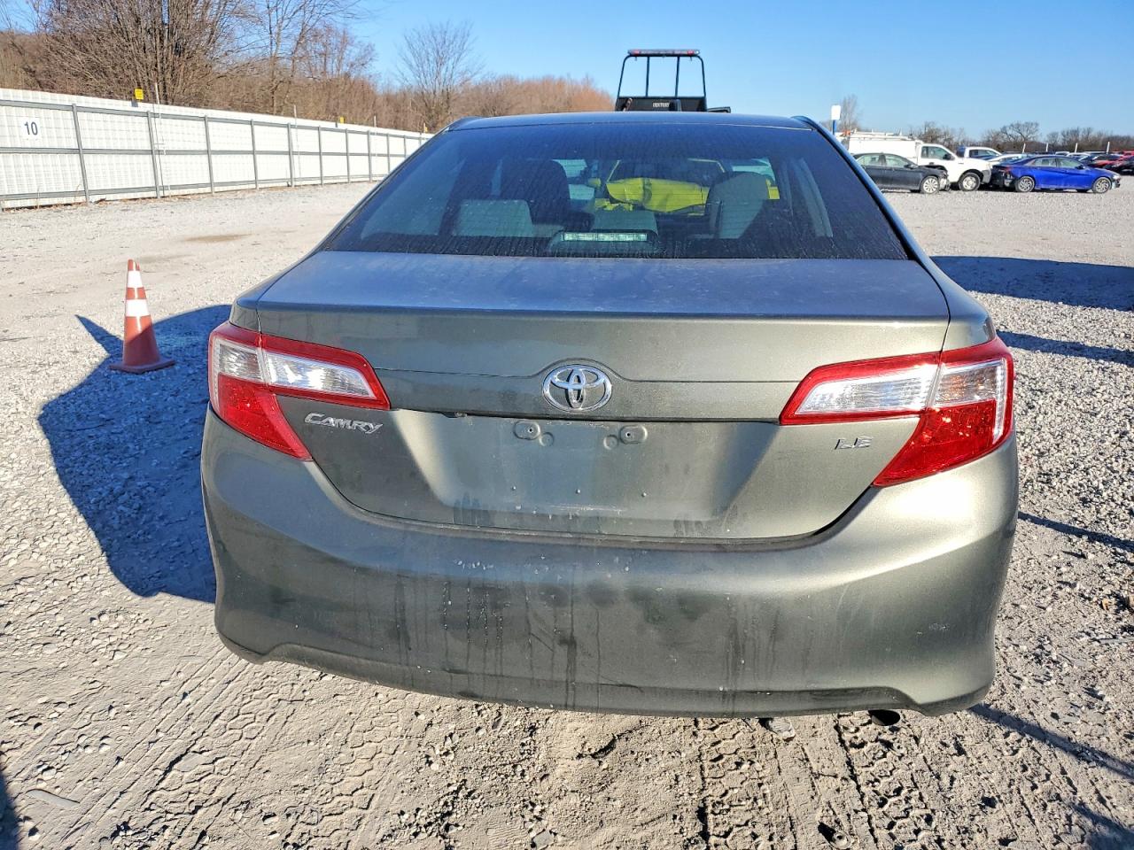 2014 TOYOTA CAMRY L photo 6