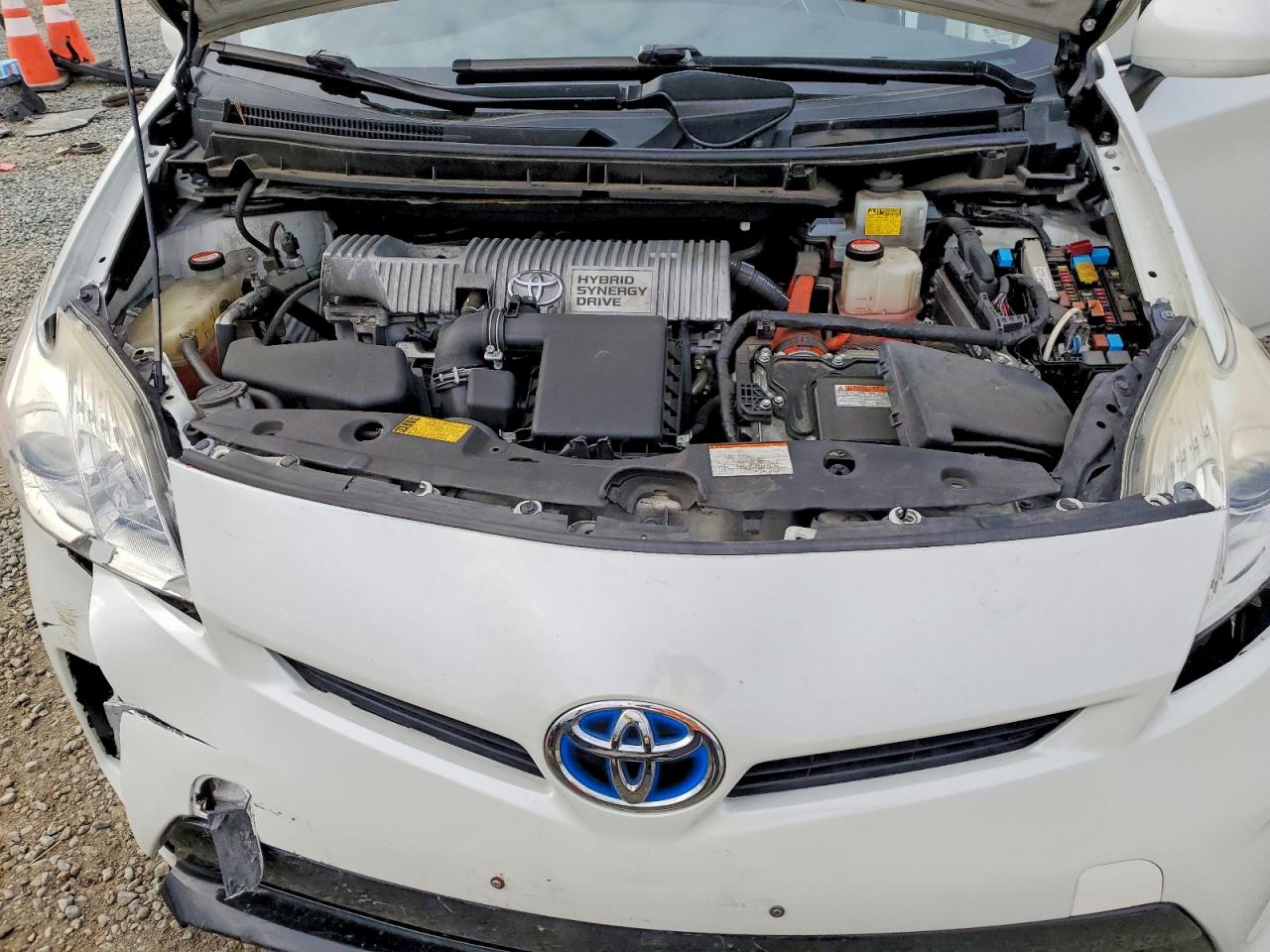 2015 TOYOTA PRIUS photo 11