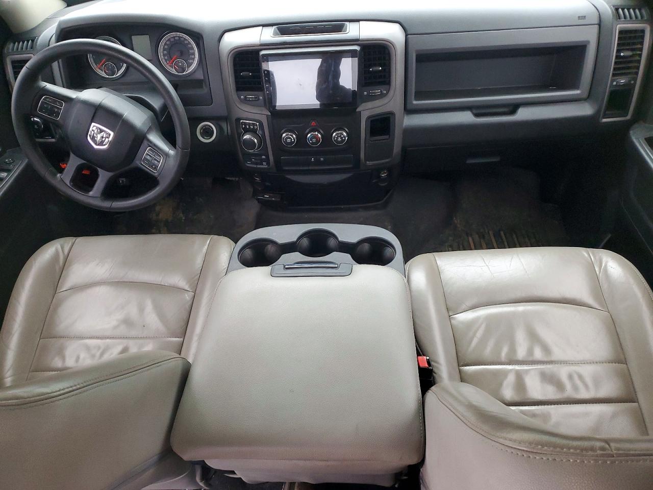 2016 RAM 1500 ST photo 8