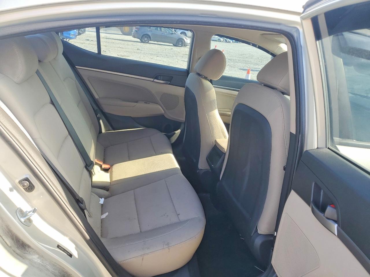 2017 HYUNDAI ELANTRA SE photo 10