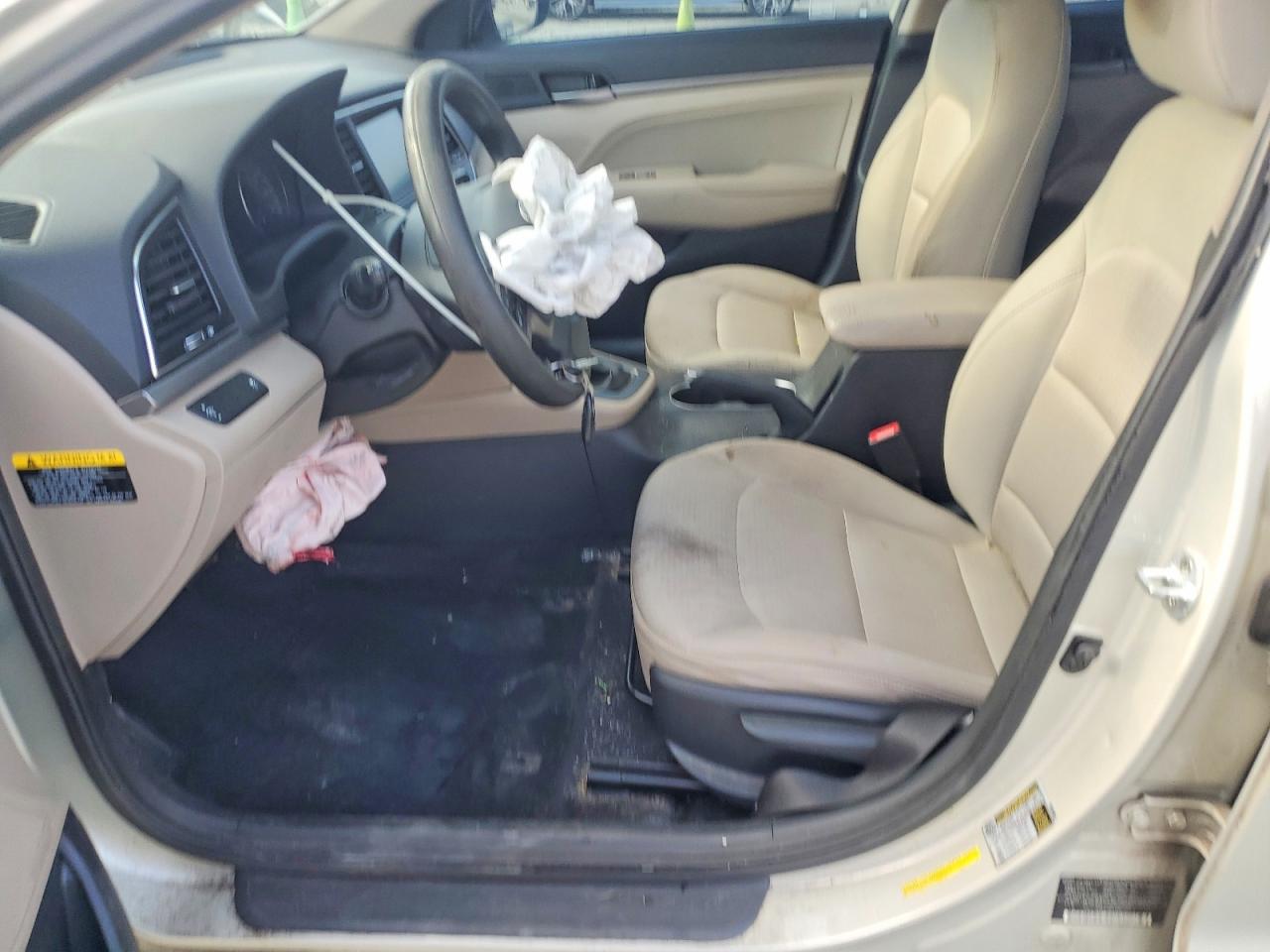 2017 HYUNDAI ELANTRA SE photo 7