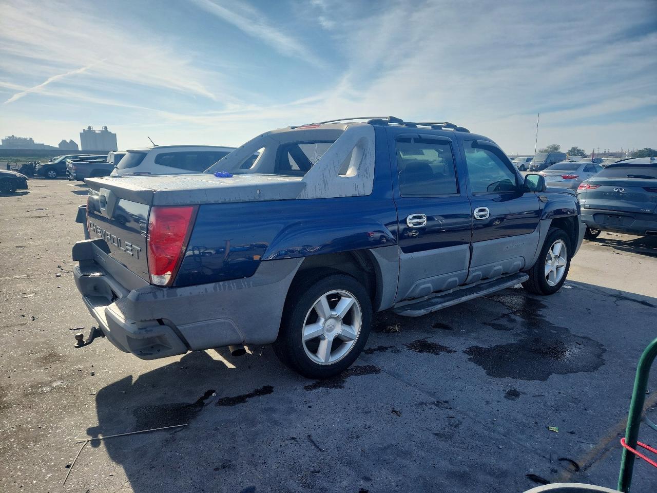 2002 CHEVROLET AVALANCHE C1500 photo 3