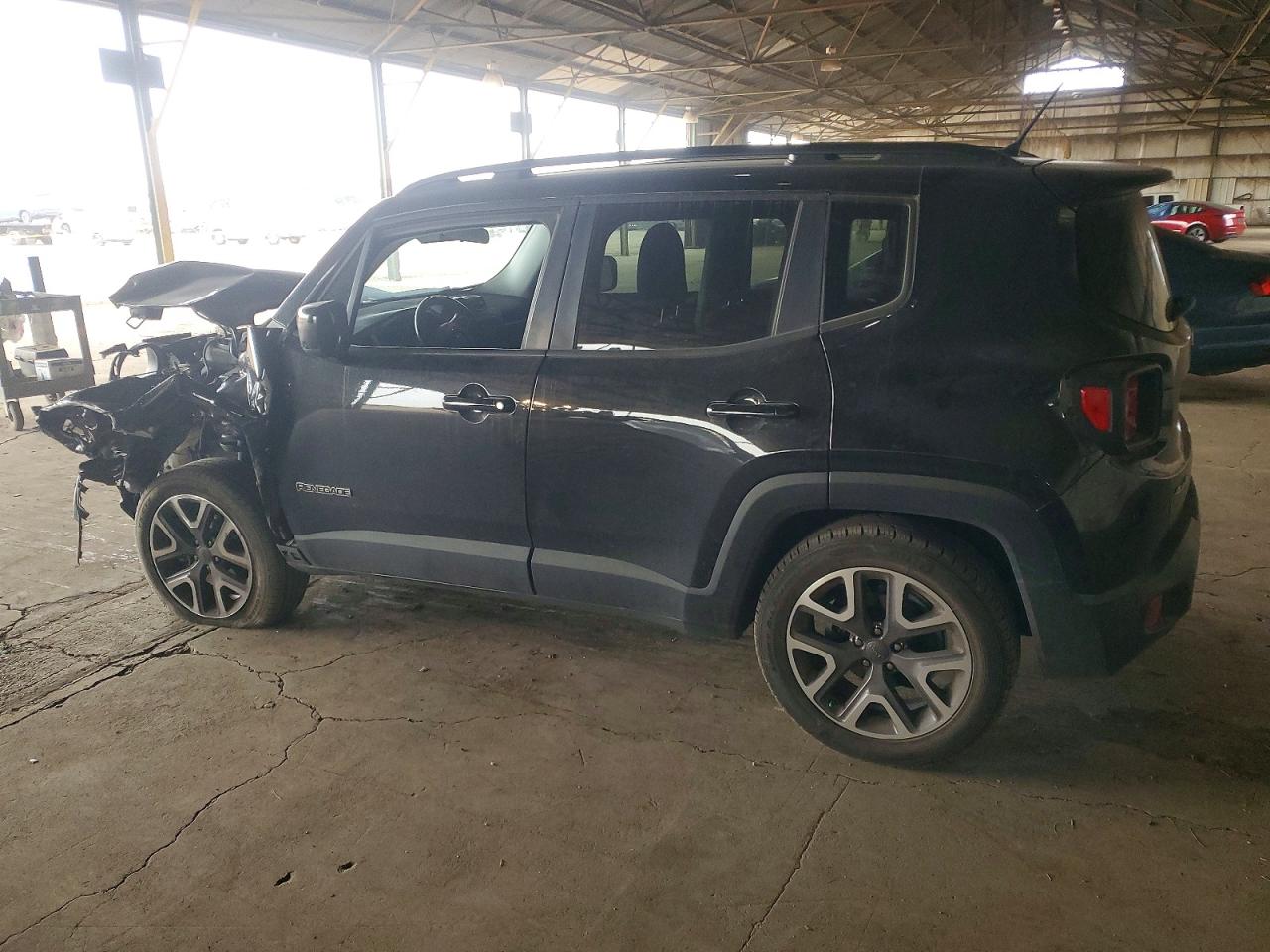 2017 JEEP RENEGADE LATITUDE photo 2