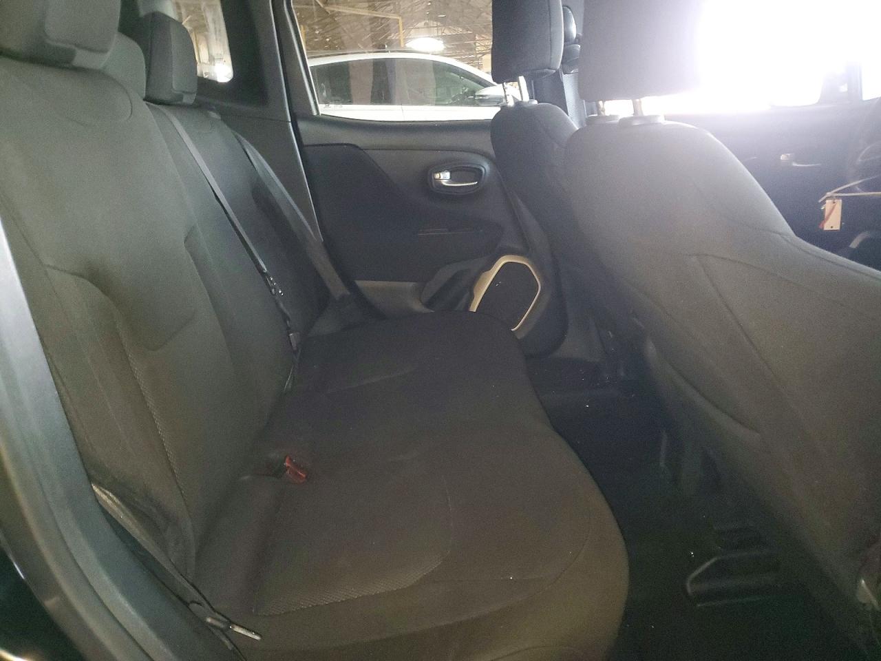 2017 JEEP RENEGADE LATITUDE photo 10