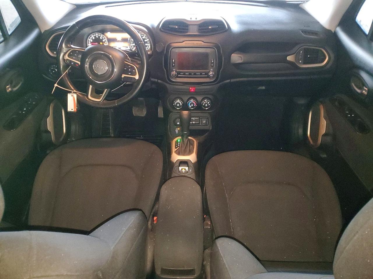 2017 JEEP RENEGADE LATITUDE photo 8