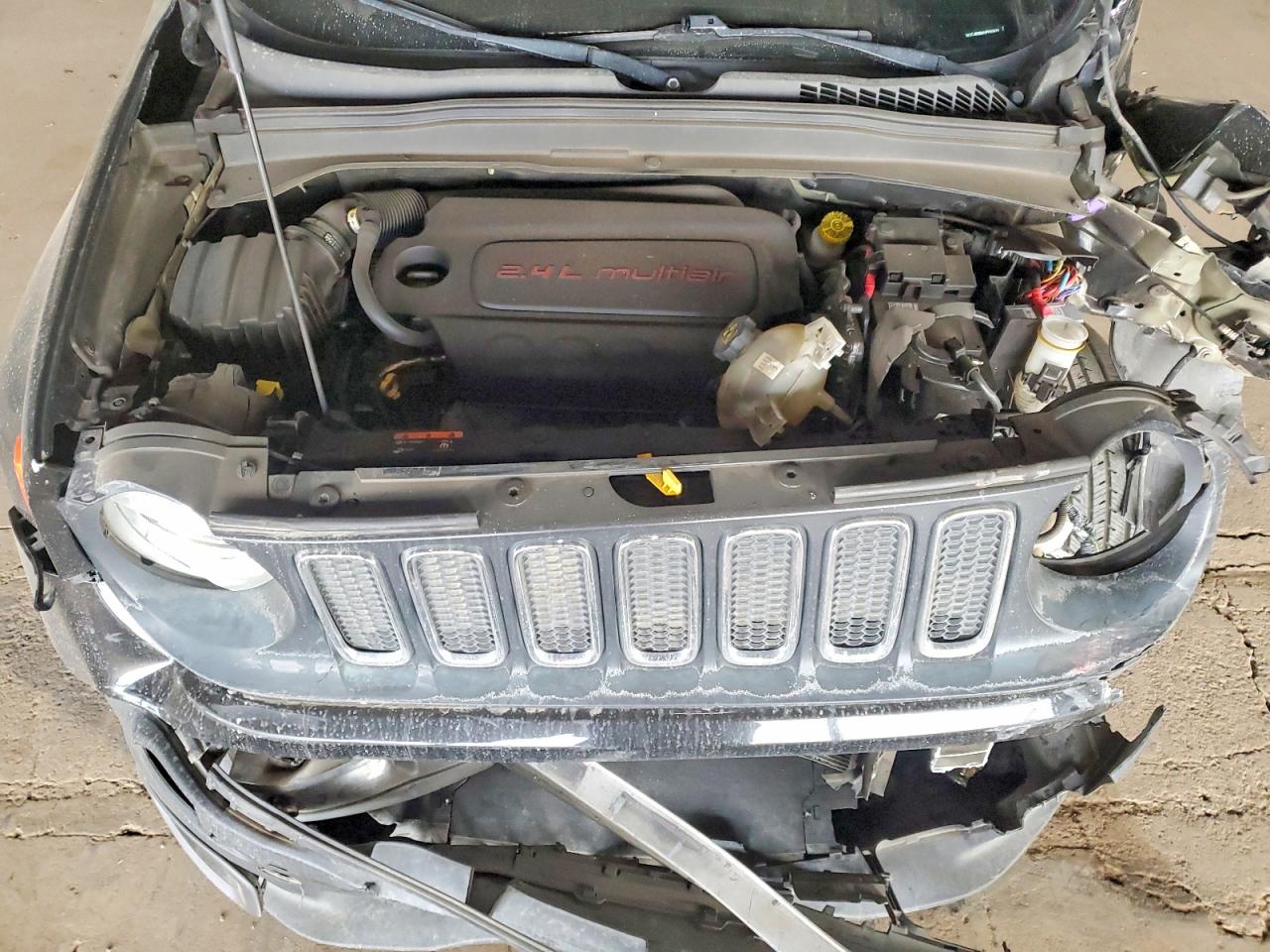 2017 JEEP RENEGADE LATITUDE photo 11