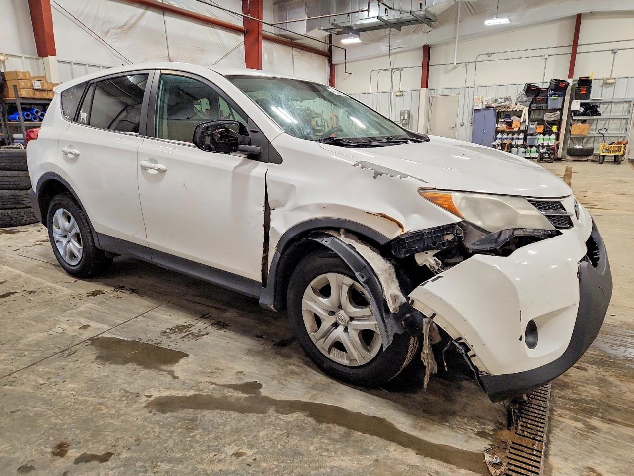 2015 TOYOTA RAV4 LE photo 4