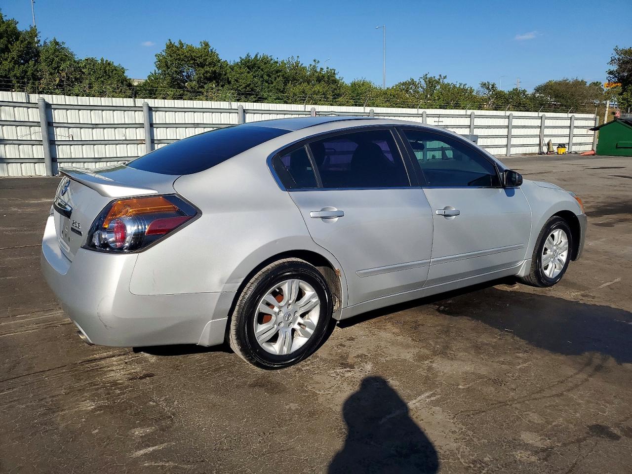 2011 NISSAN ALTIMA BASE photo 3